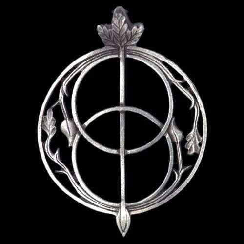 Challis Wells Chalice-Brunnen Anhänger Schmuck 47x35mm