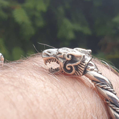 Odins Wölfe: Ein imposanter Wikinger-Armschmuck echt Silber 6,6 cm