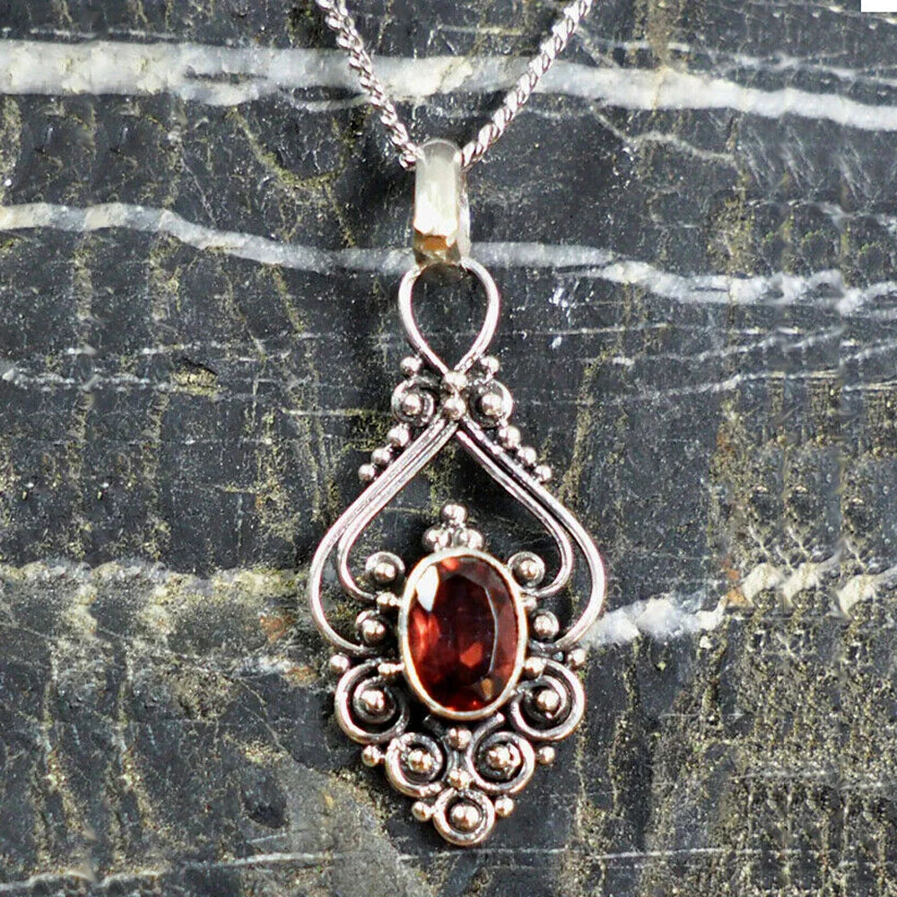 Schmuckanhänger mit echtem Granatstein und Silberkette Schmuck Anhänger