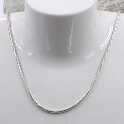 1,4 mm 42 cm 750 - 18 Karat Weißgold Schlangenkette rund massiv Gold hochwertige Goldkette  6,1 g