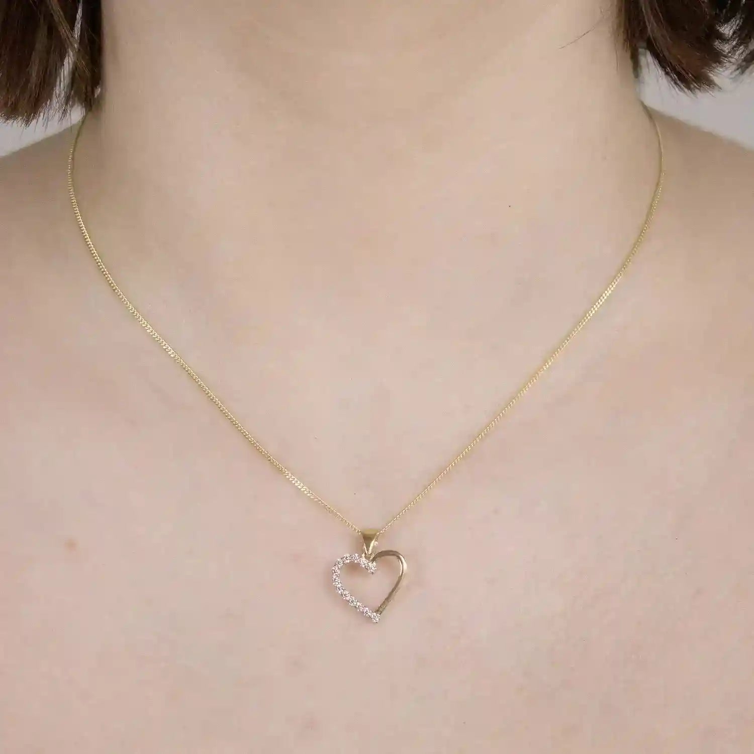 Anhänger Herz Zirkonia 333-8 Karat Gold mit vergoldeter Silberkette - Firma Holzenplotz - Silberketten-Goldketten.de 