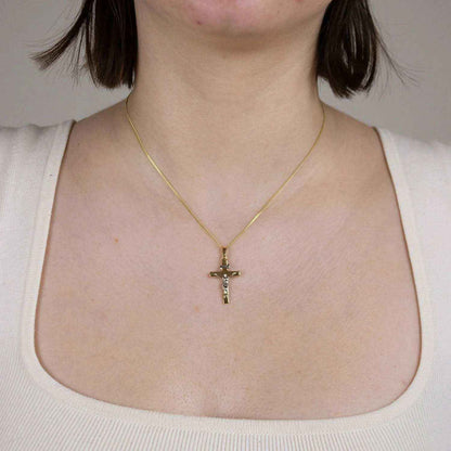 Anhänger Kreuz Korpus   585 Gold  mit vergoldeter Silberkette