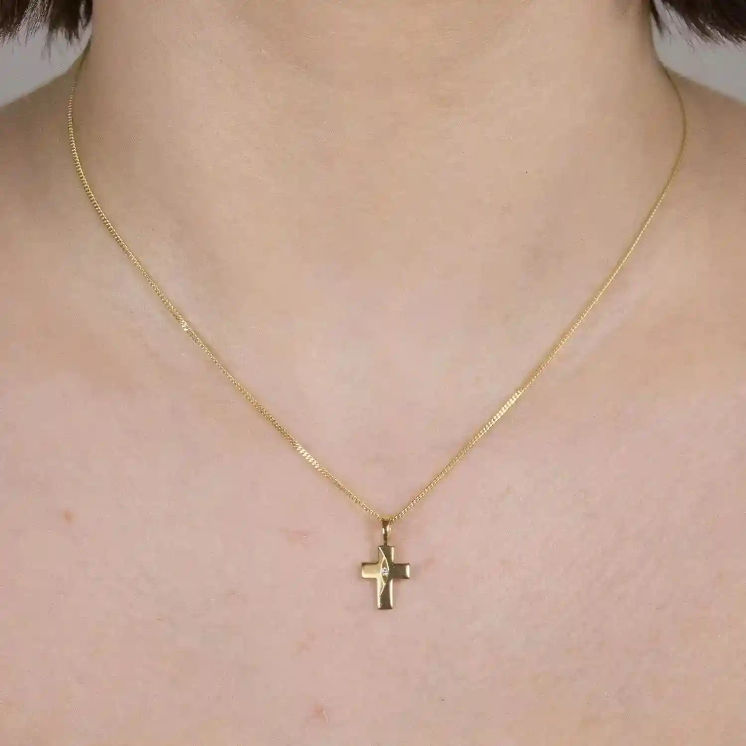 Anhänger Kreuz Zirkonia 333-8 Karat Gold mit vergoldeter Silberkette - Firma Holzenplotz - Silberketten-Goldketten.de 