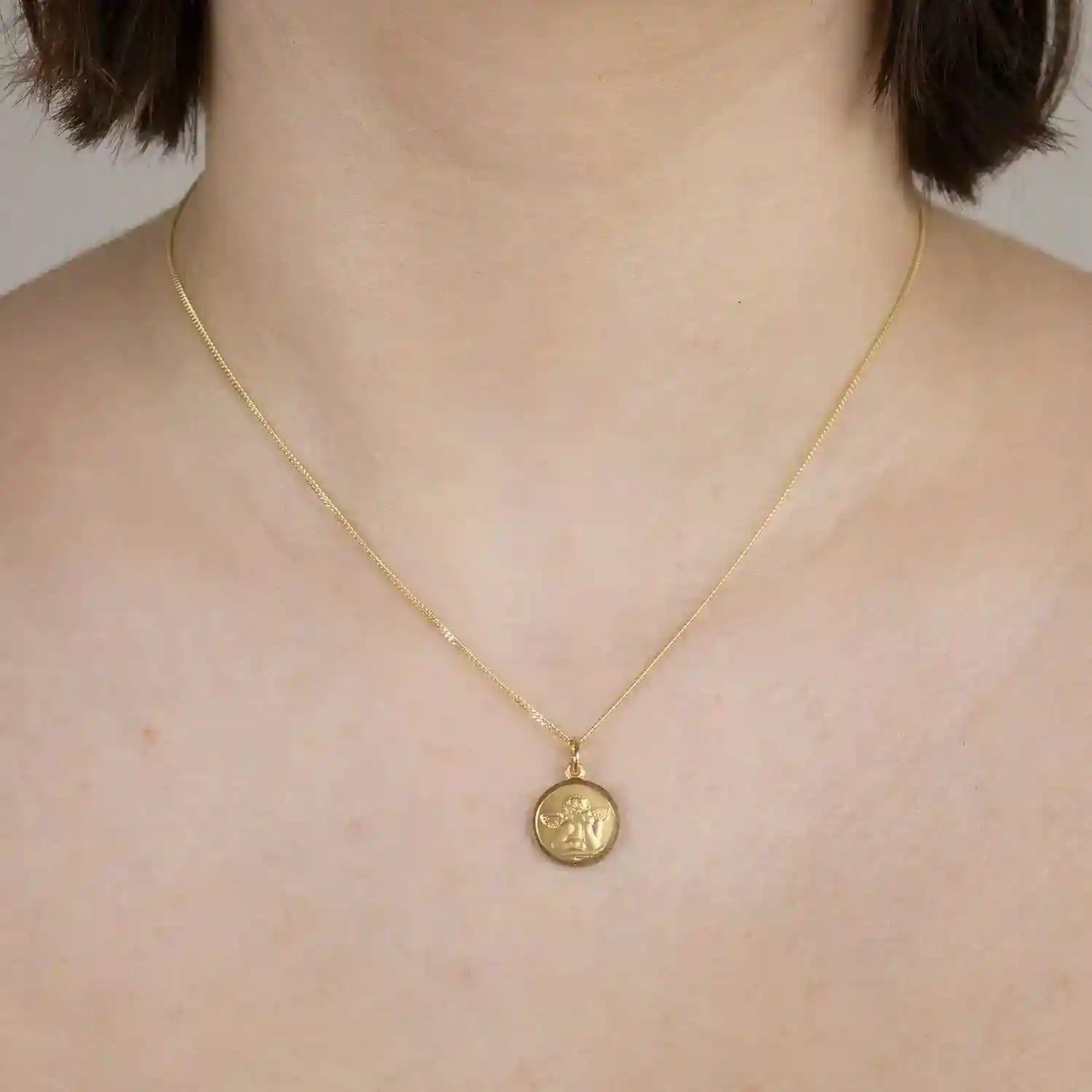Anhänger Medaille Amor 333-8 Karat Gold mit vergoldeter Silberkette - Firma Holzenplotz - Silberketten-Goldketten.de 