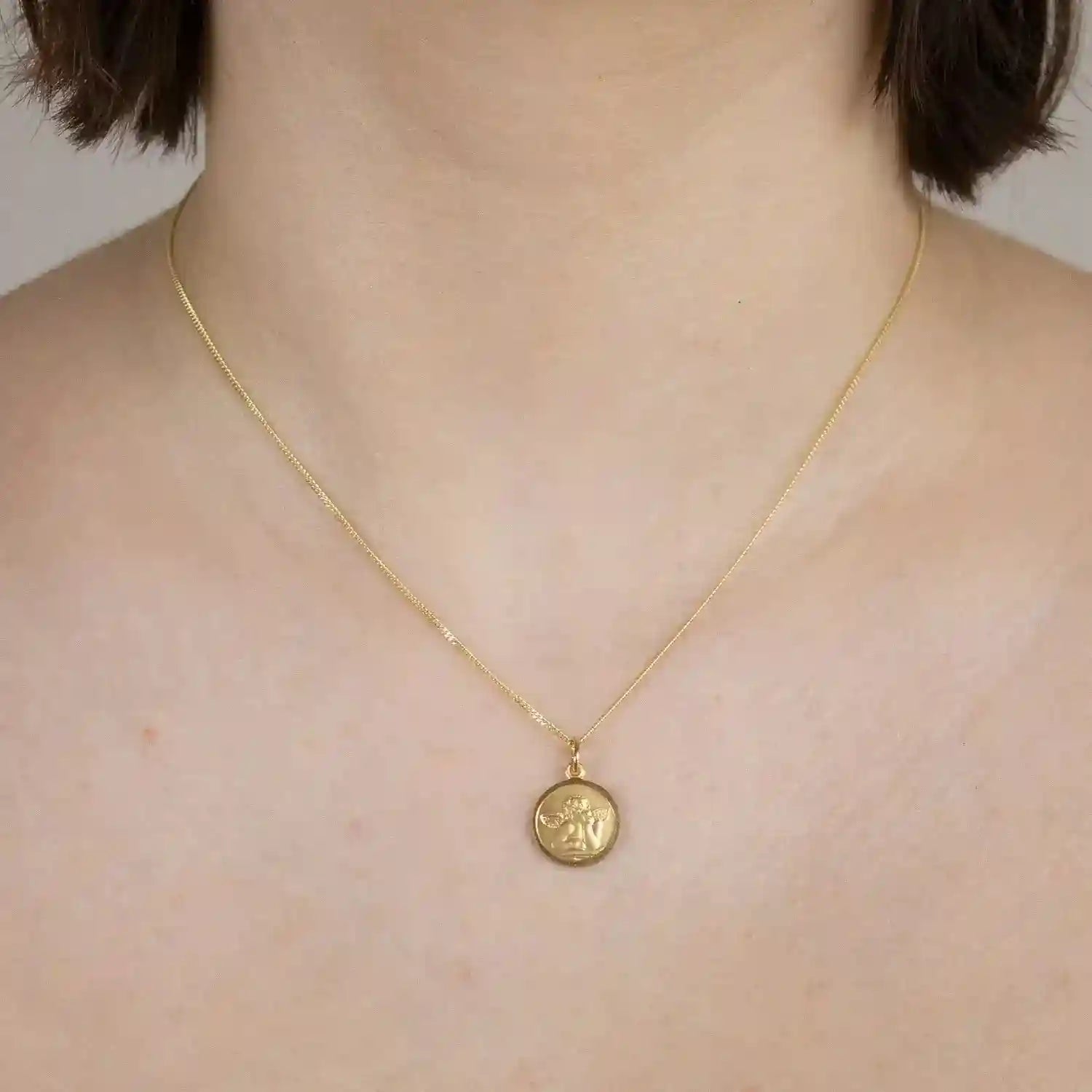 Anhänger Medaille Amor 333-8 Karat Gold mit vergoldeter Silberkette - Firma Holzenplotz - Silberketten-Goldketten.de 