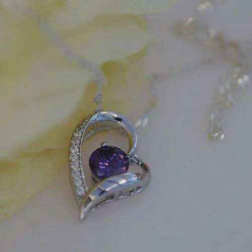 Edle Herzkette Herz Anhänger violetterr Zirkonia Crystal mit Singapurk