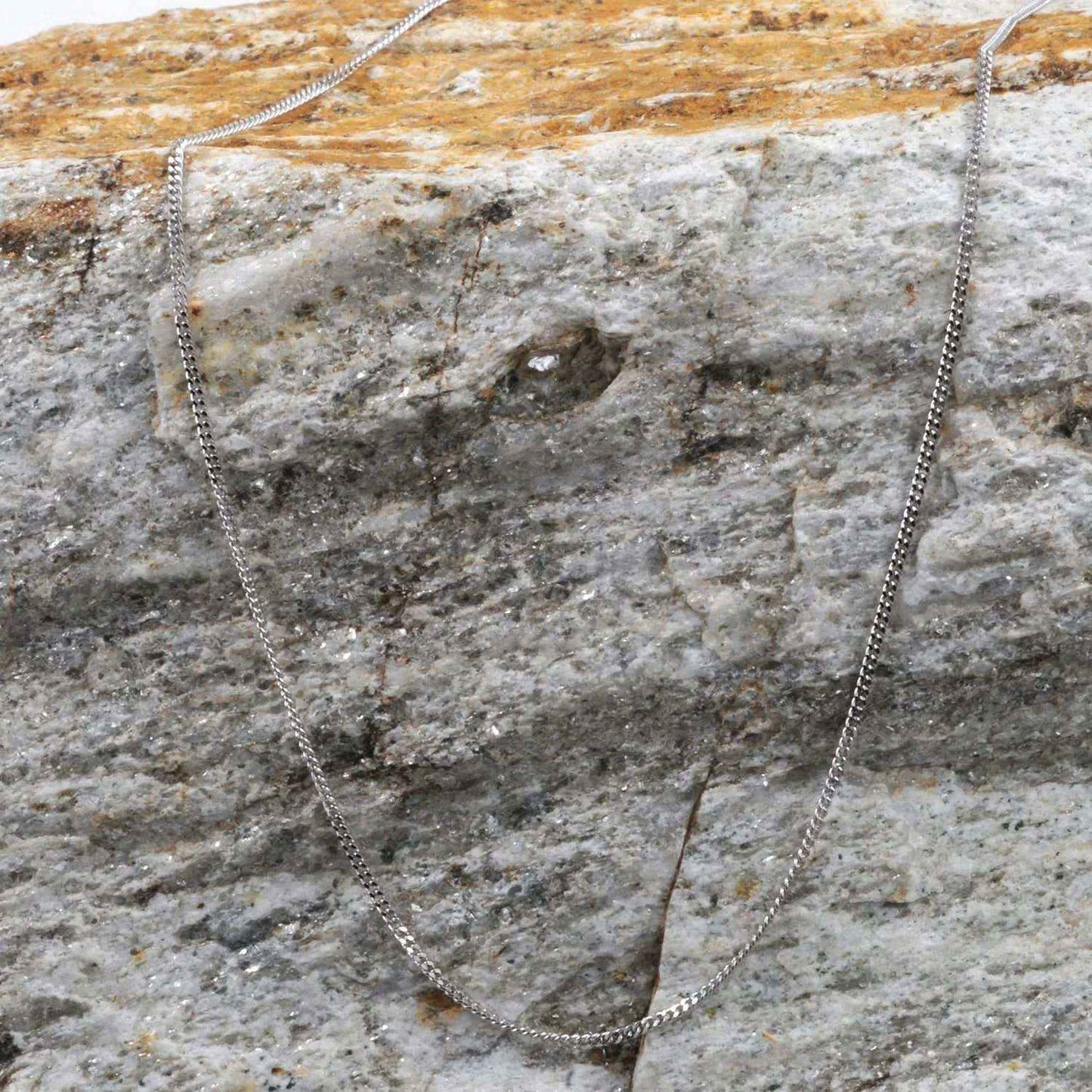 1,1 mm 45 cm 750 - 18 Karat Weißgold Panzerkette massiv Gold hochwertige Goldkette  2,4 g