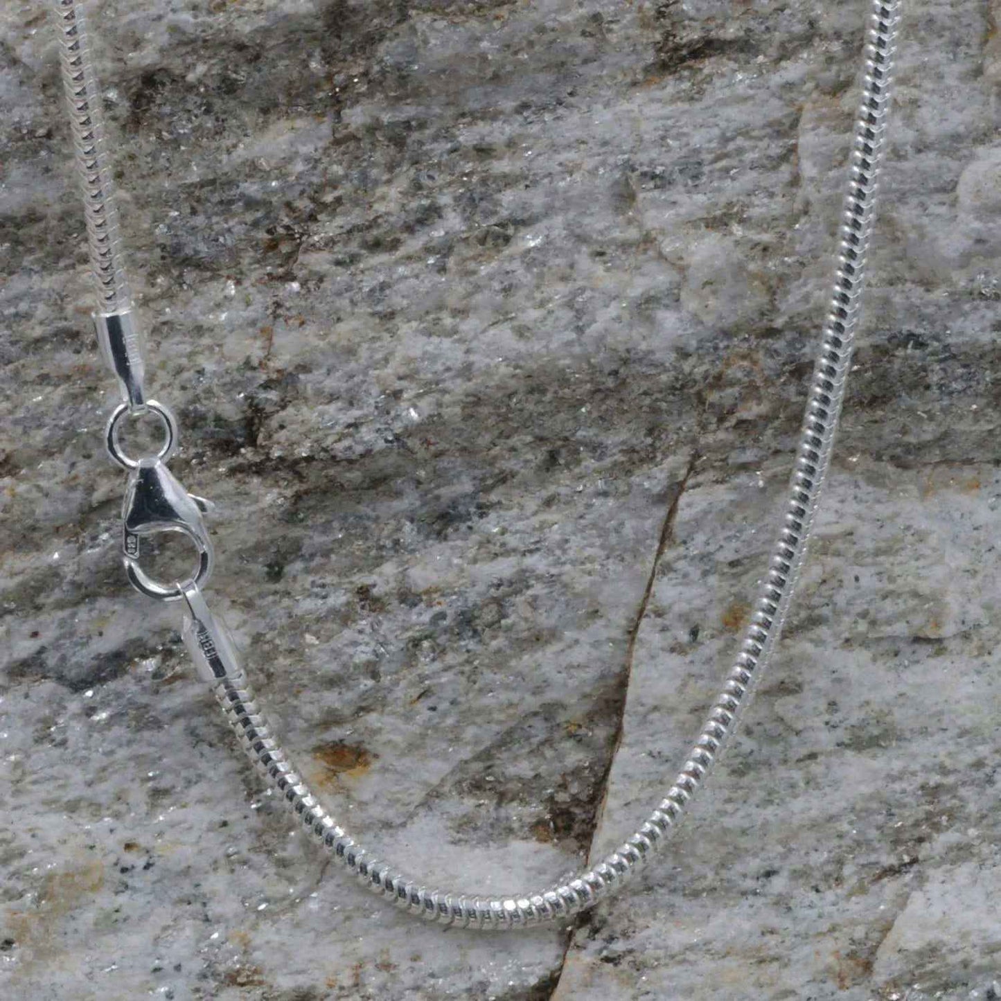 1,6 mm 42 cm 585 - 14 Karat Weißgold Schlangenkette rund massiv Gold hochwertige Goldkette  5,6 g