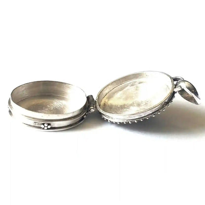 3,4cm Foto-Medaillon mit Fach Roter Granatstein 925er Silber Handmade