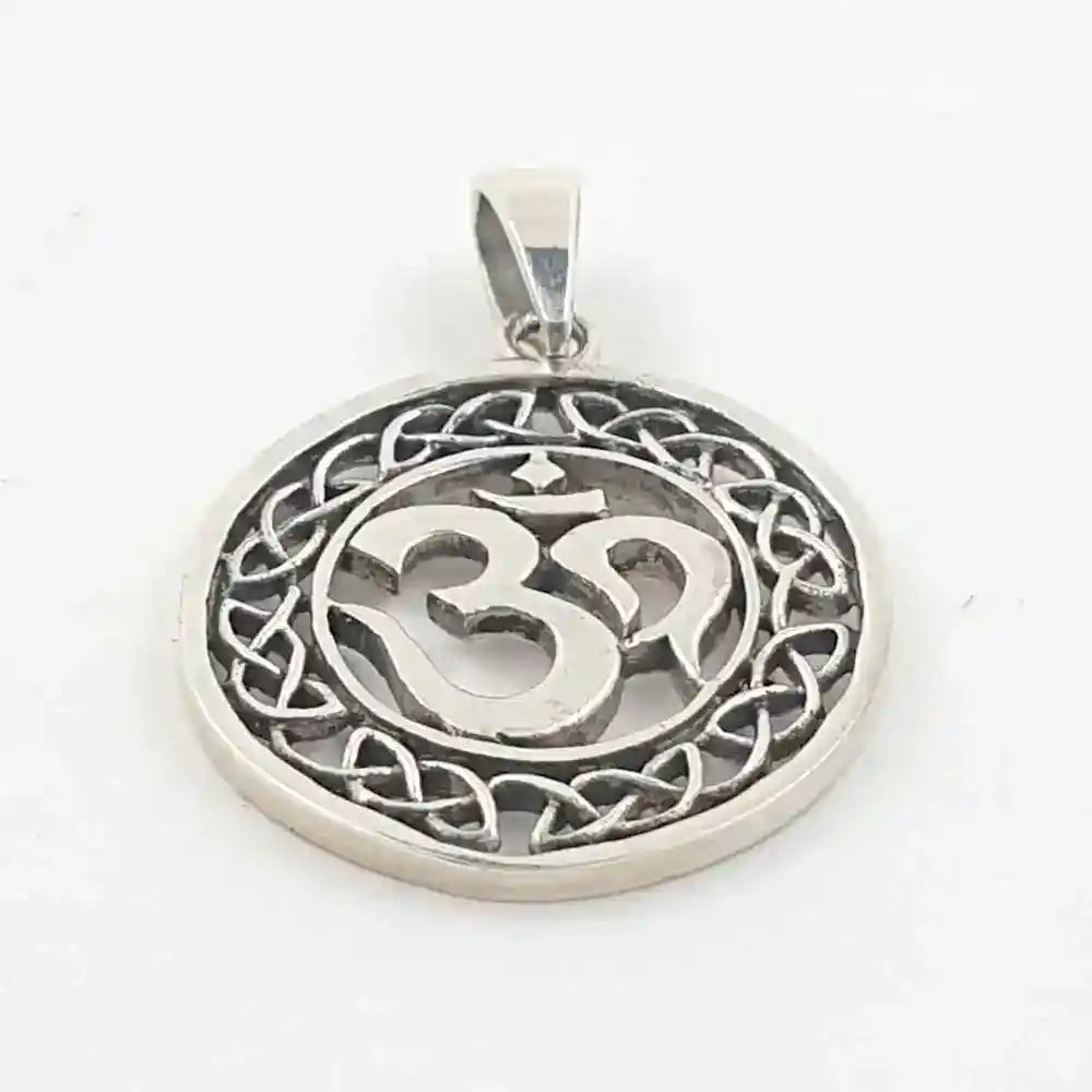Om Aum Anhänger Schmuck Sanskrit keltischer Knoten Unedlichkeit Silber
