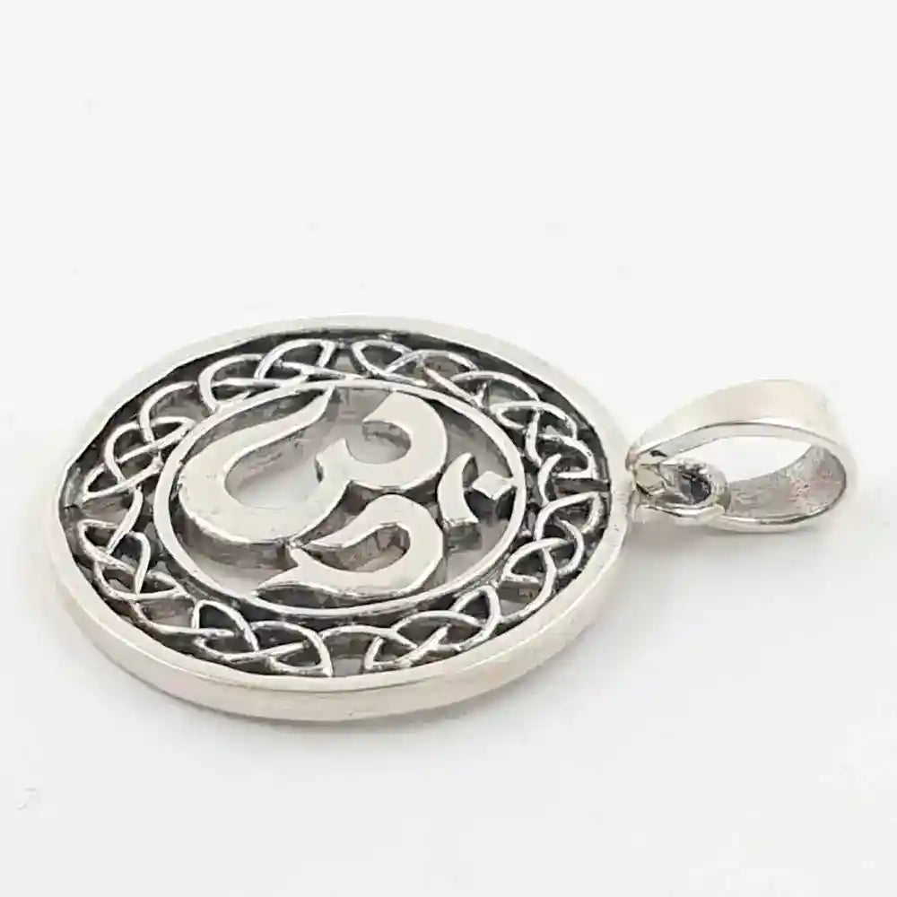 Om Aum Anhänger Schmuck Sanskrit keltischer Knoten Unedlichkeit Silber