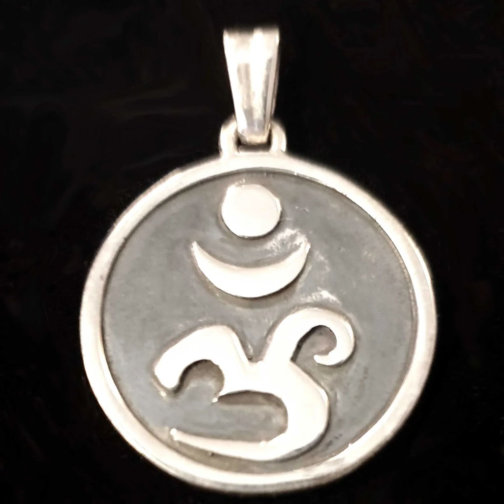 Om Schmuck Anhänger 925er Silber 21x29mm - Firma Holzenplotz - Silberketten - Goldketten.de