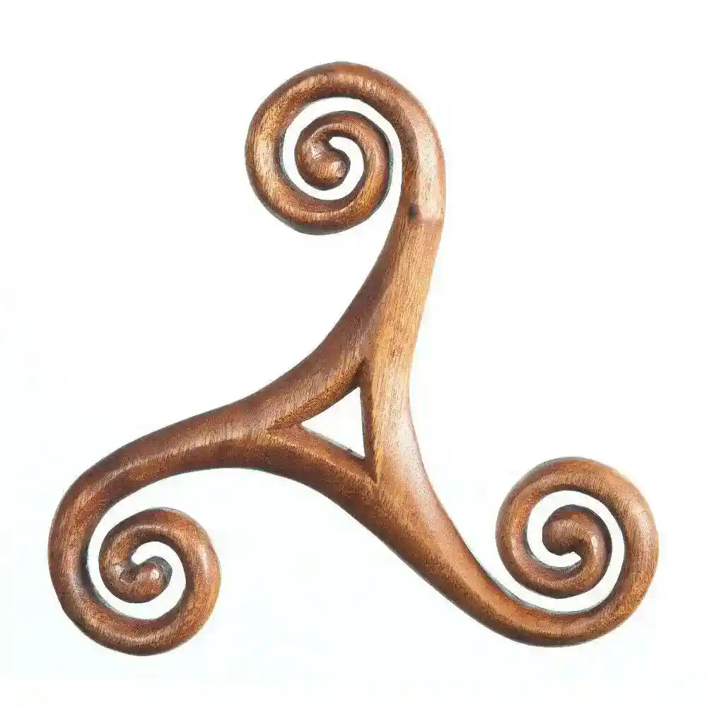 Wandschmuck Kleine Holztriskele Keltisches Wandbild Triskel handgeschnitzt